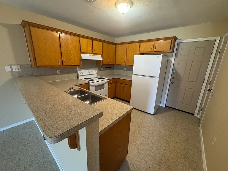 2701 S Midway Rd #9 — Photo 3