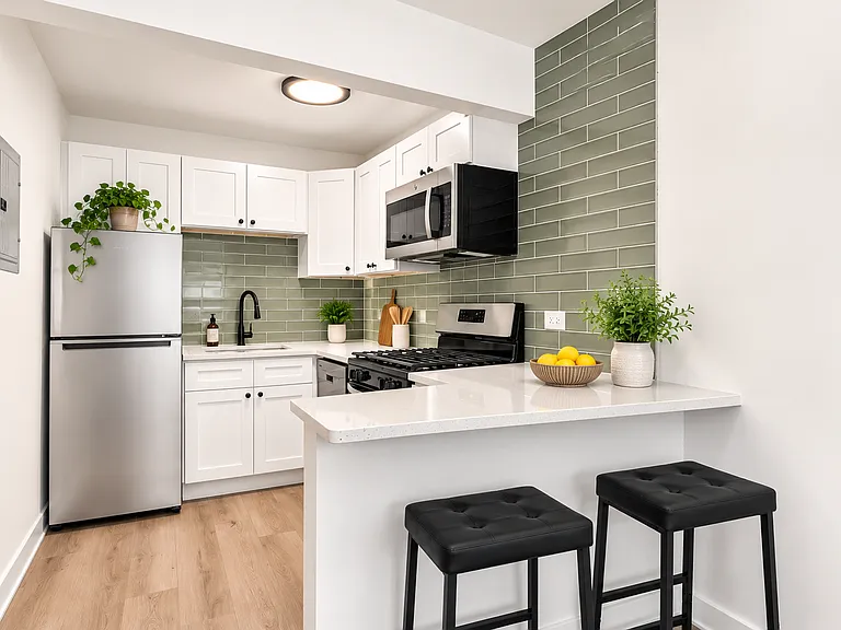Oak Forest K Apartments — Photo 3