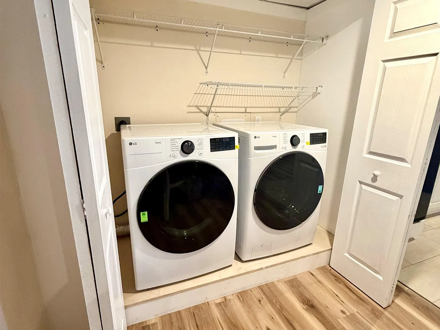 1 bed, 1.0 bath, 928 sqft, $1,300 — Photo 4