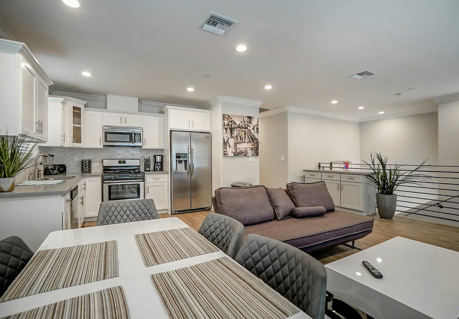 7101 South La Cienega Boulevard, Unit 7101 1/2 — Photo 3