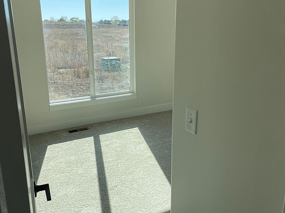 3rd image of 1230 Robin Dr