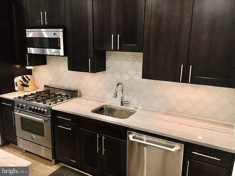 2298 Champlain St NW #B — Photo 27