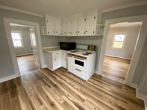 4th image of 1805 Ridge Ave