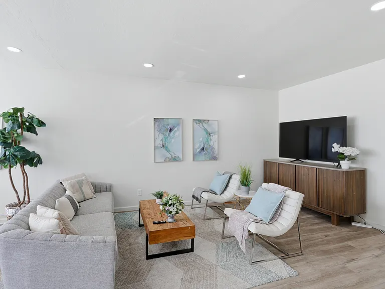 437 Norfolk Dr — Photo 9