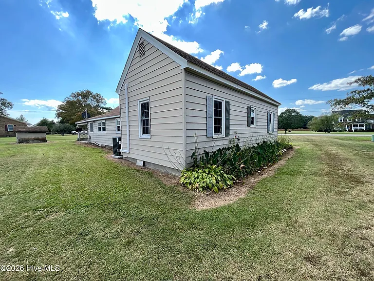 784 S Sandy Hook Rd — Photo 4