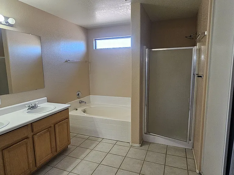 1422 E Avenida Isabela — Photo 9