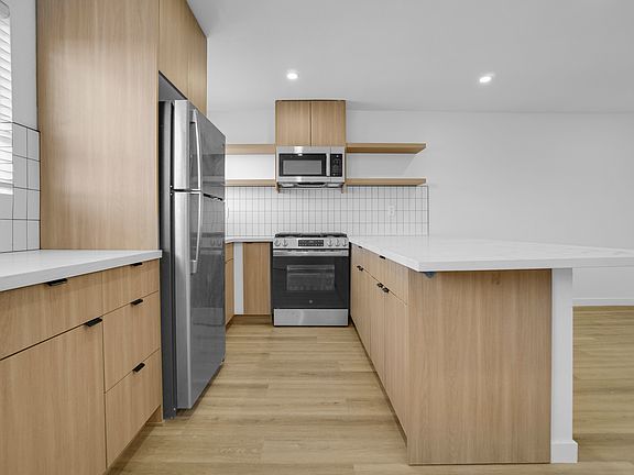 4th image of 12527 Cranbrook Ave APT 2