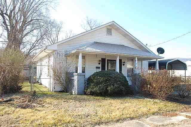 1st image of 111 E Winchester Ave