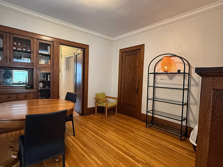 137 Fairview Ave N #4 — Photo 12