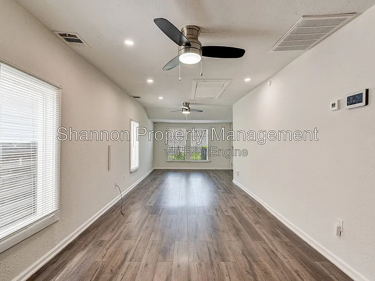 100 E 33rd St — Photo 4