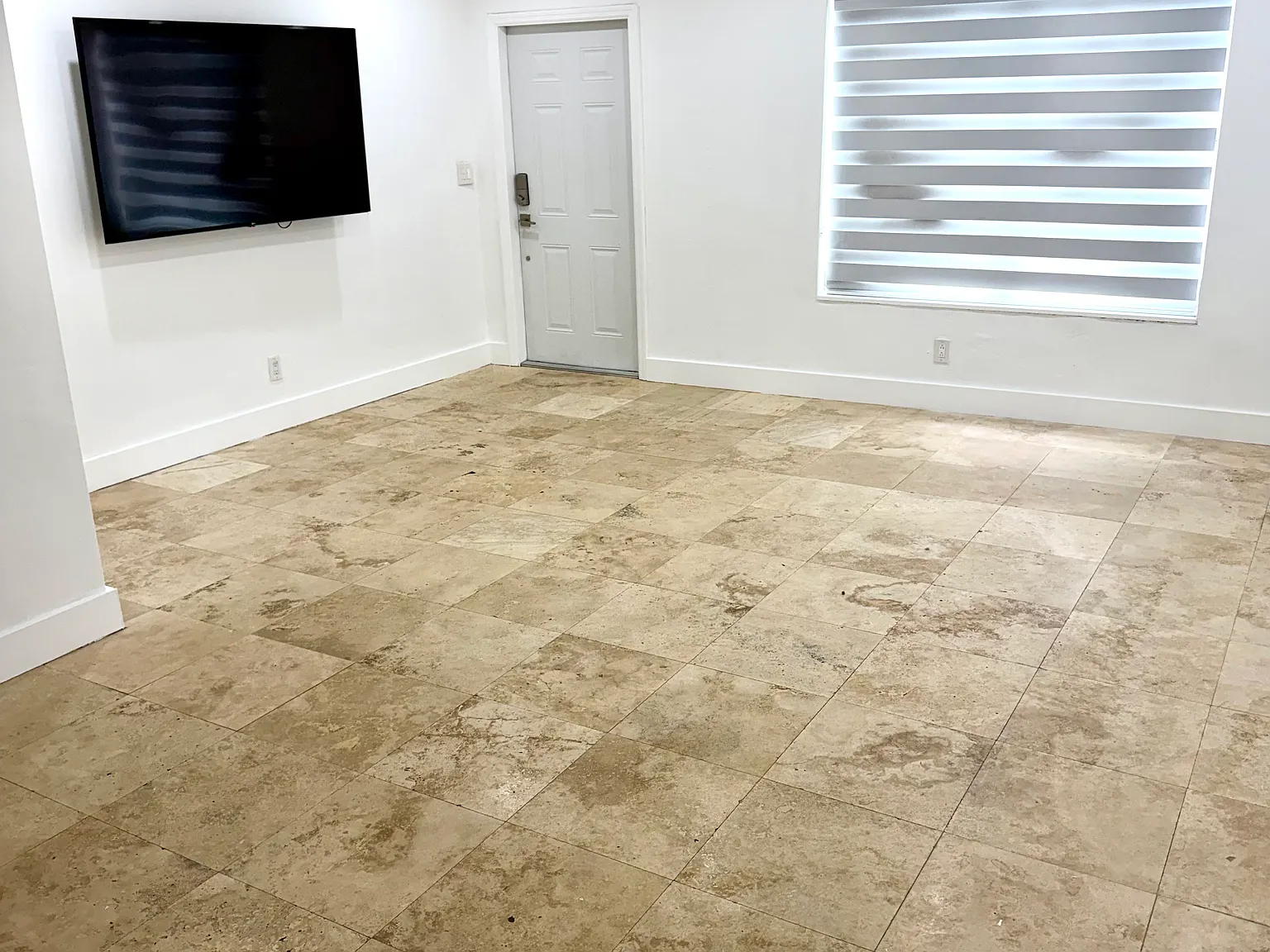 2 bed, 988 sqft, $3,200 — Photo 2