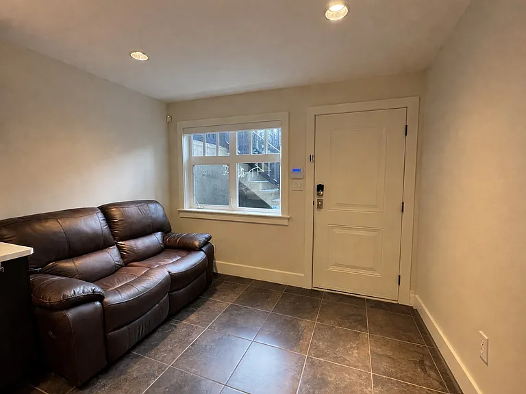 4456 Union St — Photo 3