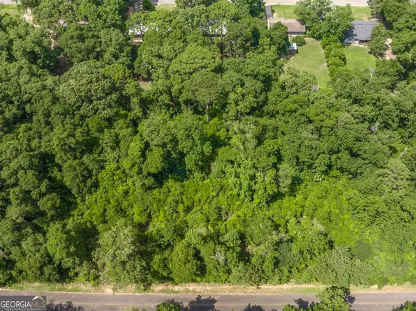 205 Hickory Dr, Perry, GA 31069