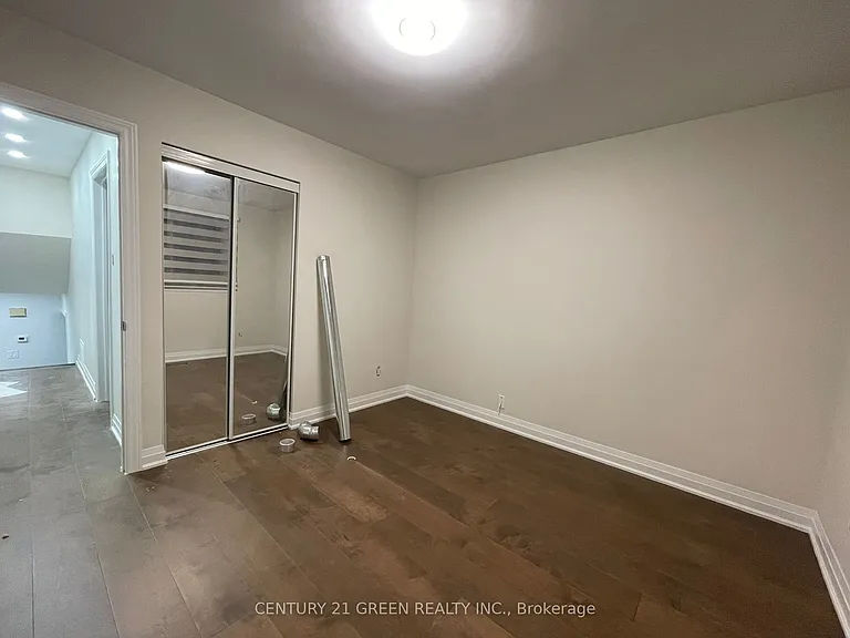 1257 Tredmore Dr #UPPER — Photo 23