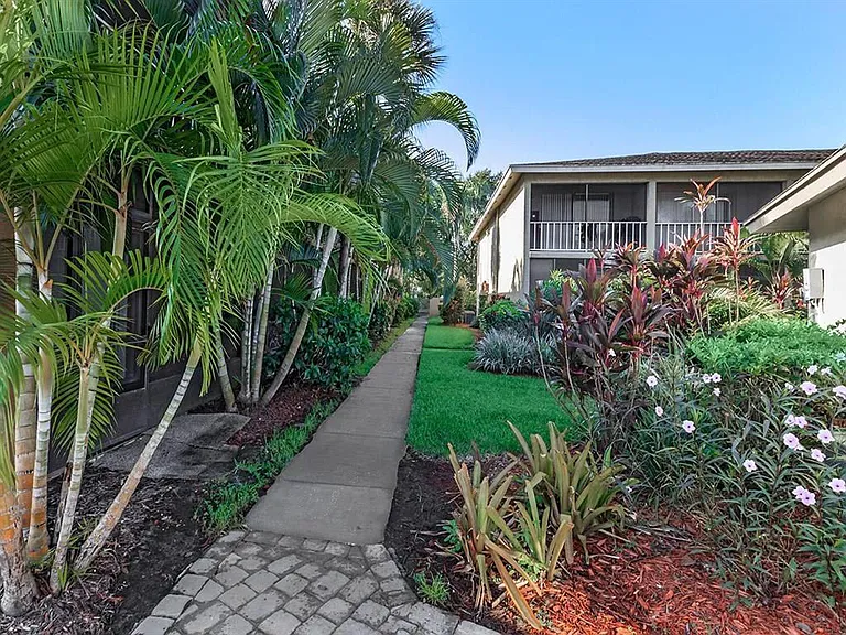5953 Curry Ford Rd — Photo 13