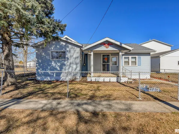 302 Borah Ave, Tovey, IL 62570