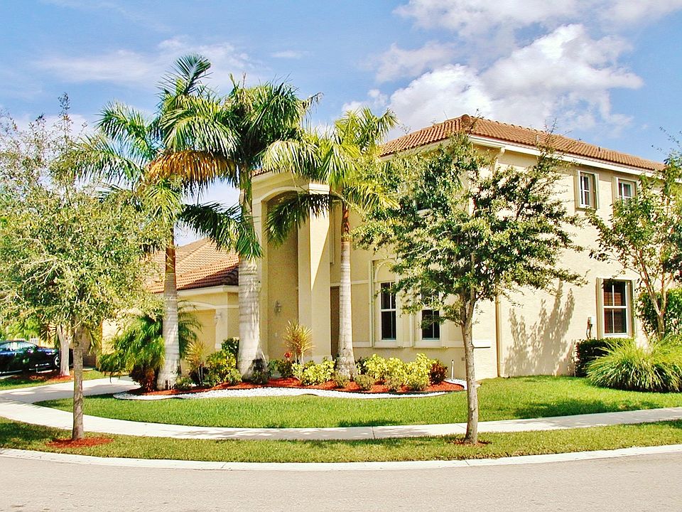 1st image of 917 Tulip Cir