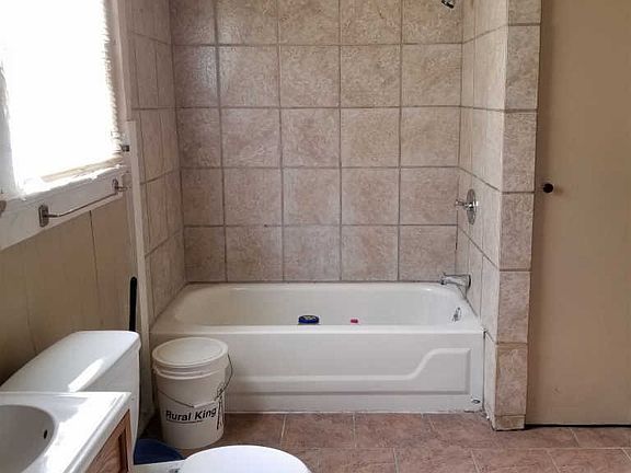 4th image of 2724 W Virginia St