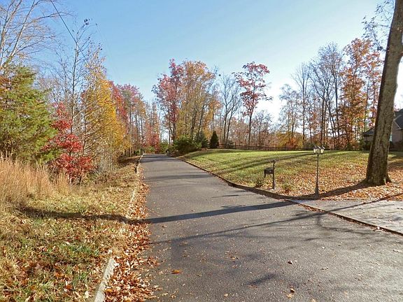 3rd image of Persimmon Orchard Dr
