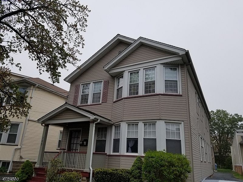 2nd image of 165 Pine St #2