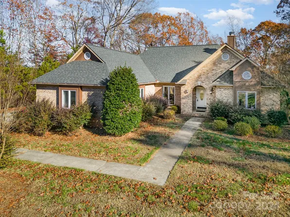113 Quiet Cove Rd, Mooresville, NC 28117