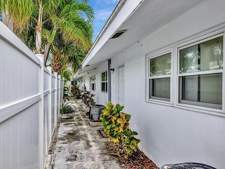4548 N Ocean Dr #3 — Photo 14