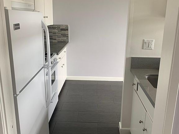 Kitchen (Not actual unit- Similar Layout)