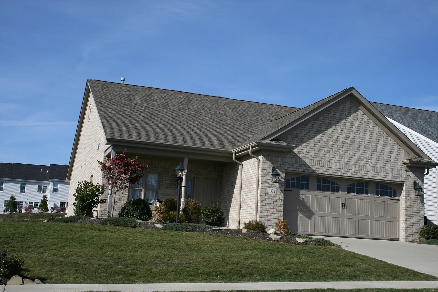 101 Heritage Dr photo 1