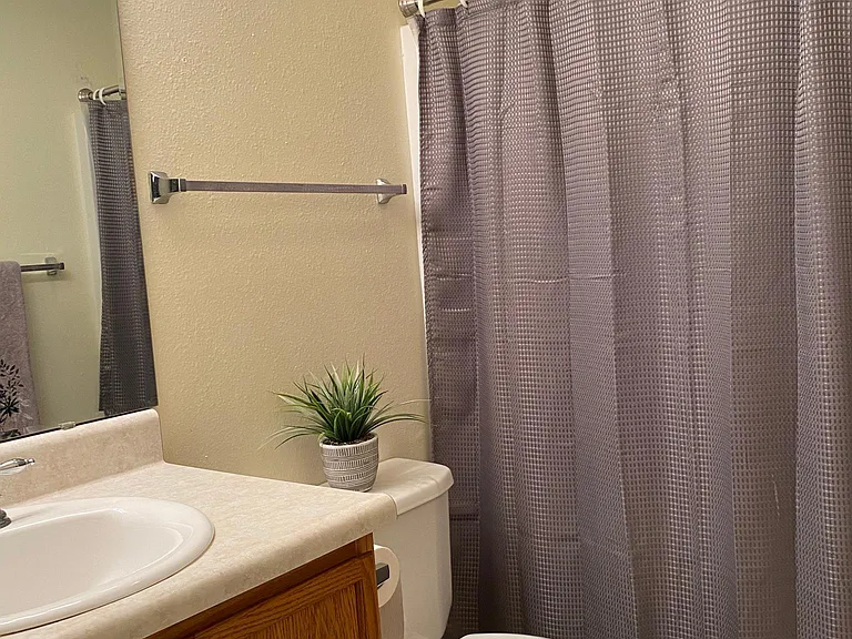 5645 Bingham Dr — Photo 9
