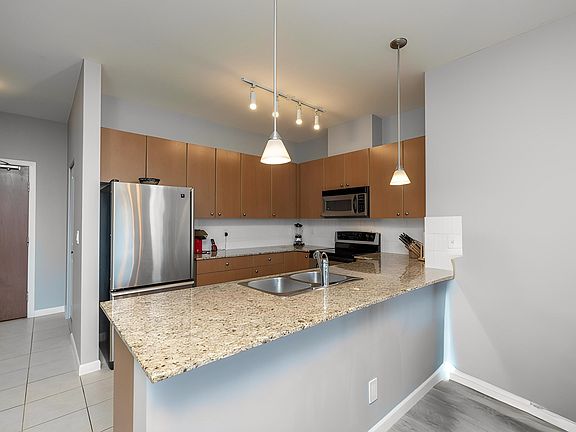 3rd image of 15380 102a Ave #430