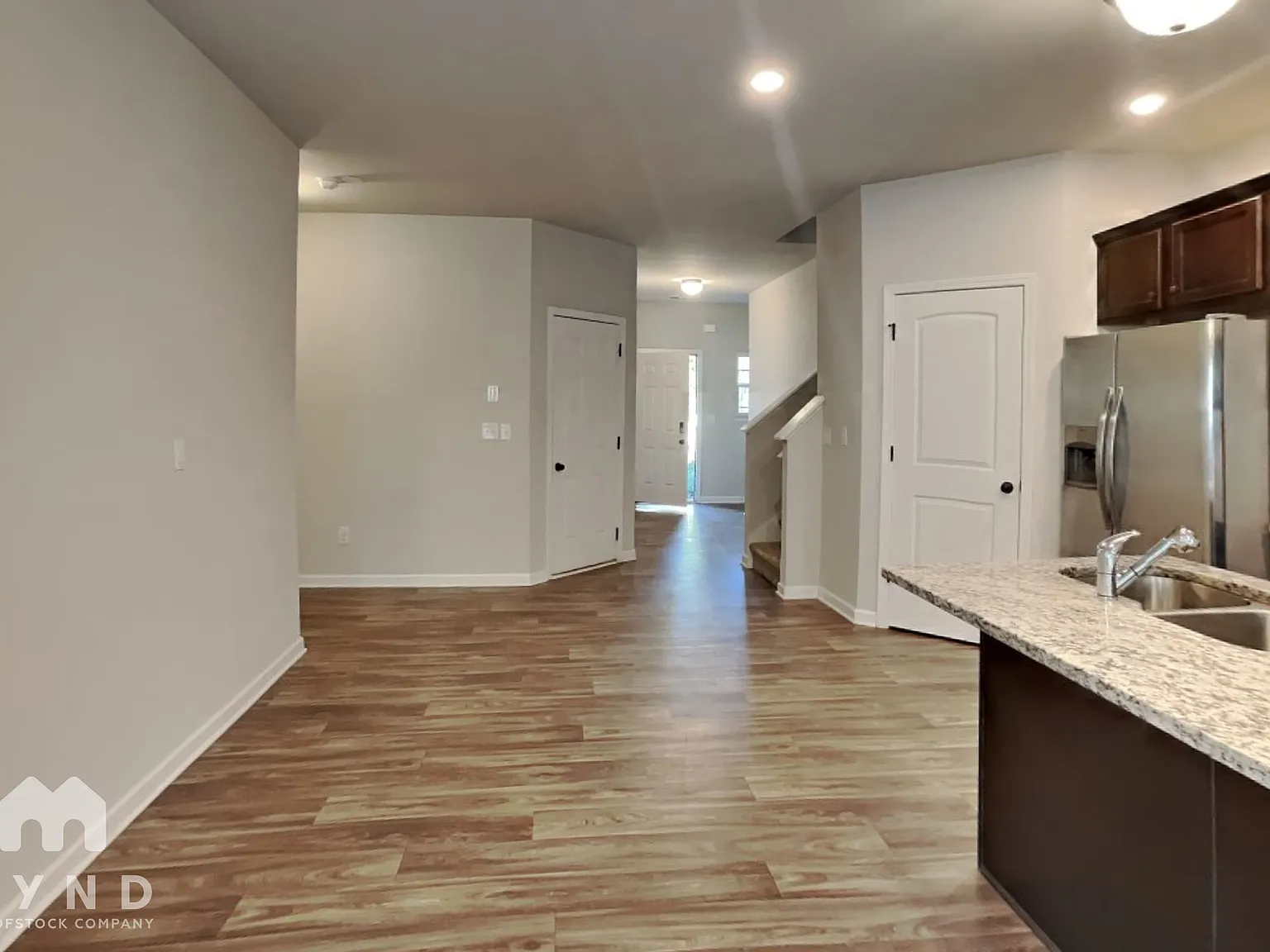 4 bed, 3.0 bath, 2414 sqft, $2,385 — Photo 3