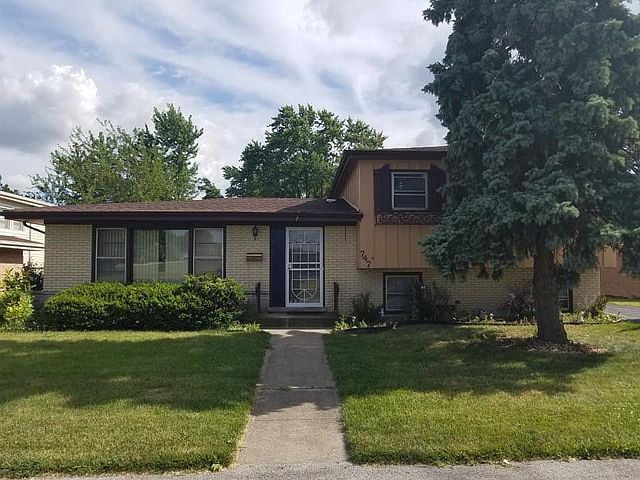 1st image of 747 E 170th St