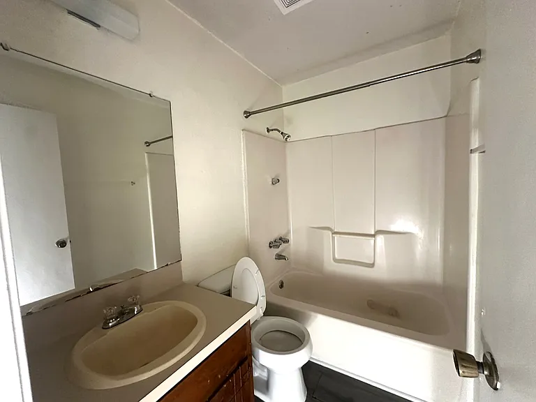 811 N 5th St #A — Photo 5