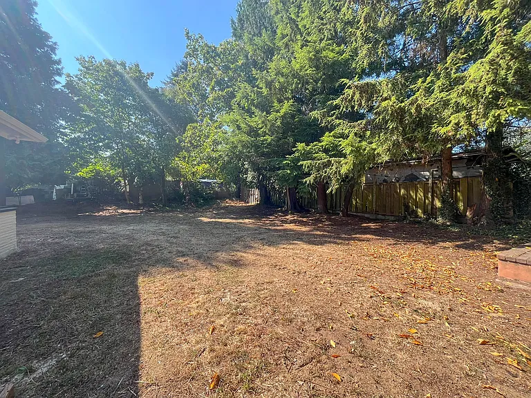 315 NE 148th Ave — Photo 31
