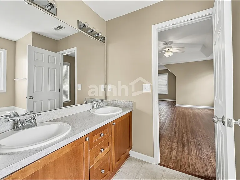 317 Collinsworth Dr — Photo 13