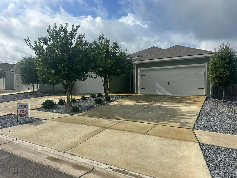 625 Heathers Way — Photo 2