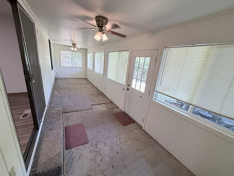 2525 Crestview Dr S — Photo 12