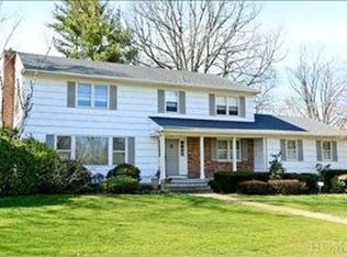 30 Regal Dr, New Rochelle, NY 10804
