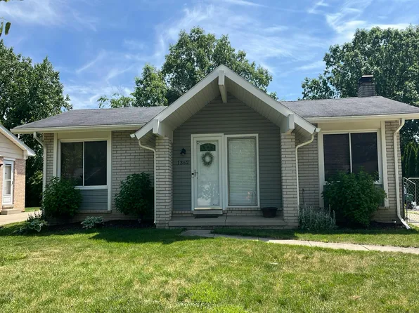 1362 Longfellow Dr, Canton, MI 48187