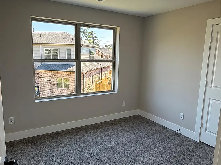 2623 Liguria St — Photo 23
