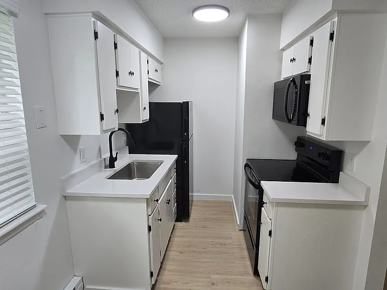 West Apartments — Photo 13