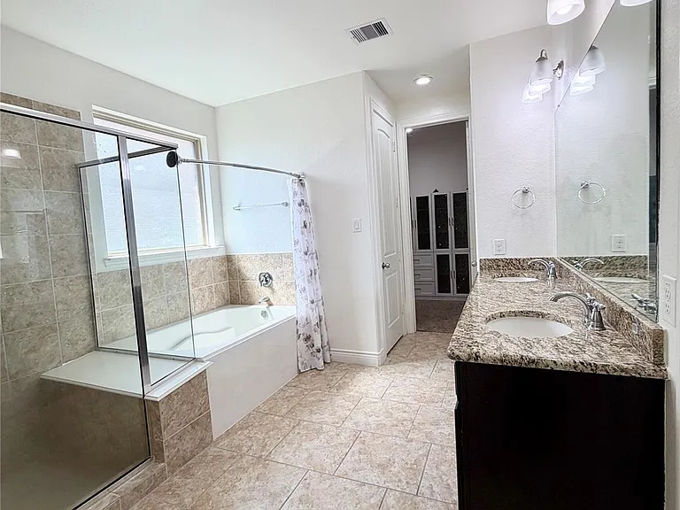 6515 Sterling Shores Ln — Photo 16