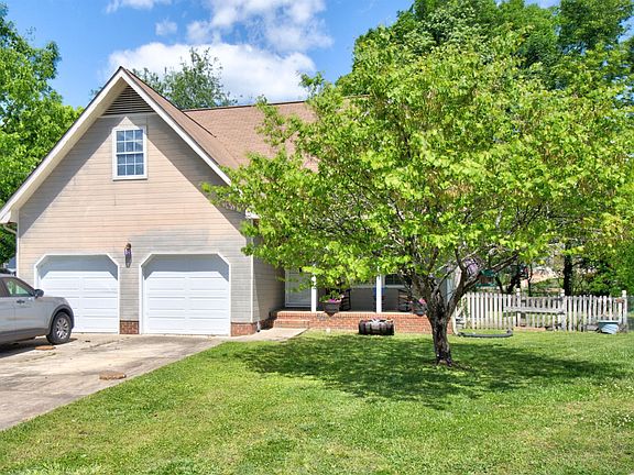 4th image of 4512 Kings Lake Ct