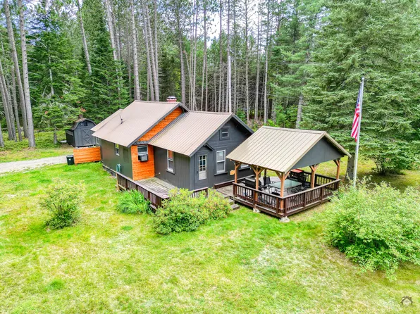 11 Wing Road, Eustis, ME 04936