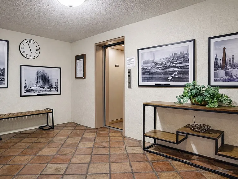 2700 E Panorama Dr #210 — Photo 8