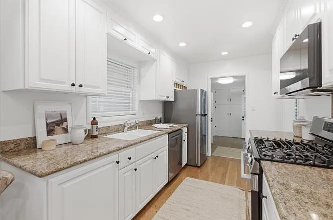730 Berry Ave — Photo 14
