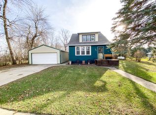 314 E 2nd St, Elkton, SD 57026