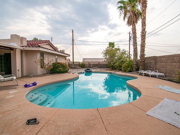 4th image of 2455 Camino Ln