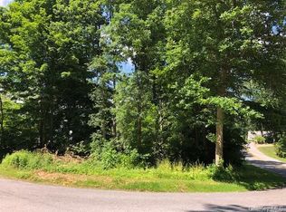 6 Roanoke Rd, Patterson, NY 12563