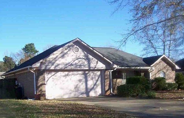 2nd image of 32 Green Oak Cir
